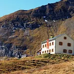 Guest house Alfaierhof-bergheimat Gschnitz