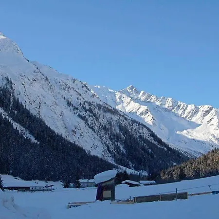 Guest house Alfaierhof-bergheimat Gschnitz